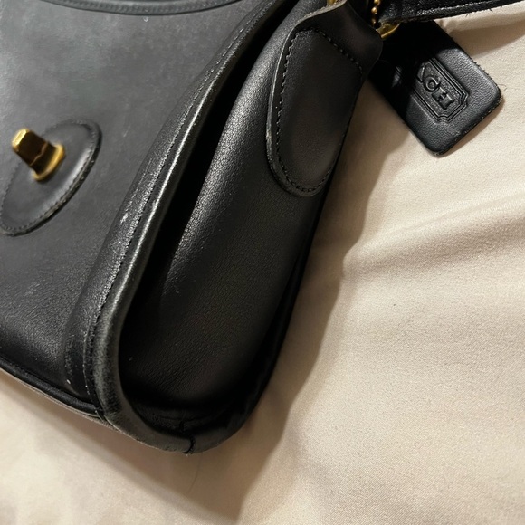 Coach Black Leather Interior - Picture 4 of 6